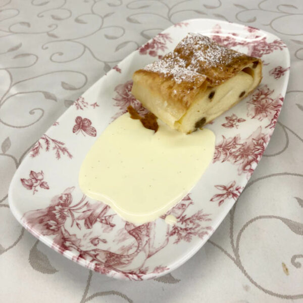 Curd cheese strudel