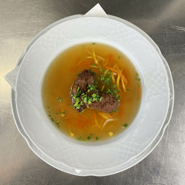Rindsuppe mit Lebernockerl