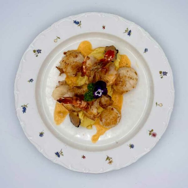 Fried prawns with greaves risotto and chanterelles - picture 2