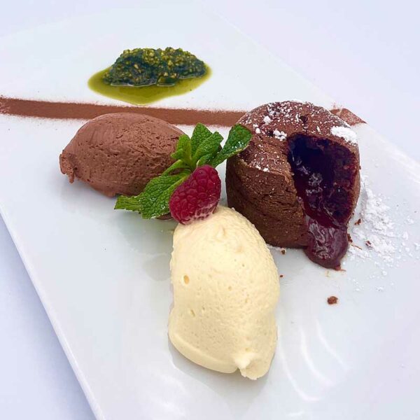 Schokodessert mit Basilikumpesto (Vulkankuchen, 2erlei Schokomousse)