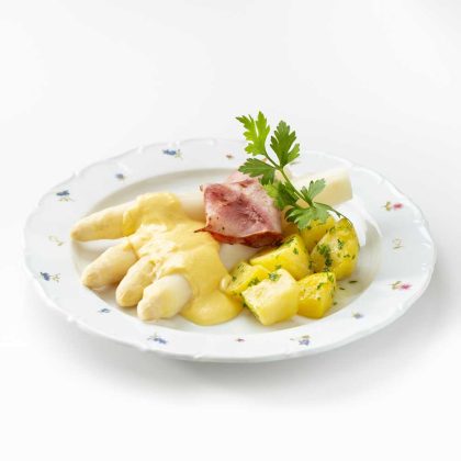 Marchfelder Solospargel mit Sauce Hollandaise, Beinschinken und Petersilerdäpfel